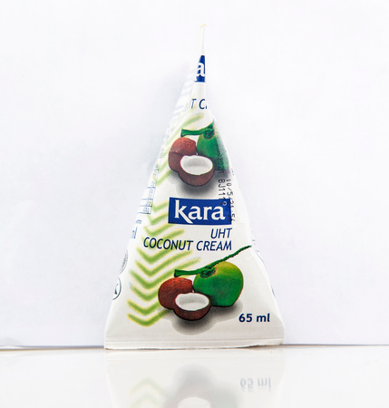 Krem kokosowy Kara UHT 65 ml