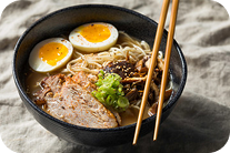Zestaw ramen: sos sojowy ciemny 150ml + makaron 300g + pędy bambusa 225g + grzyby mun krojone 200g